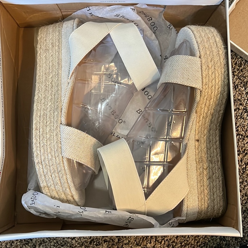 Platform strapped sandals
